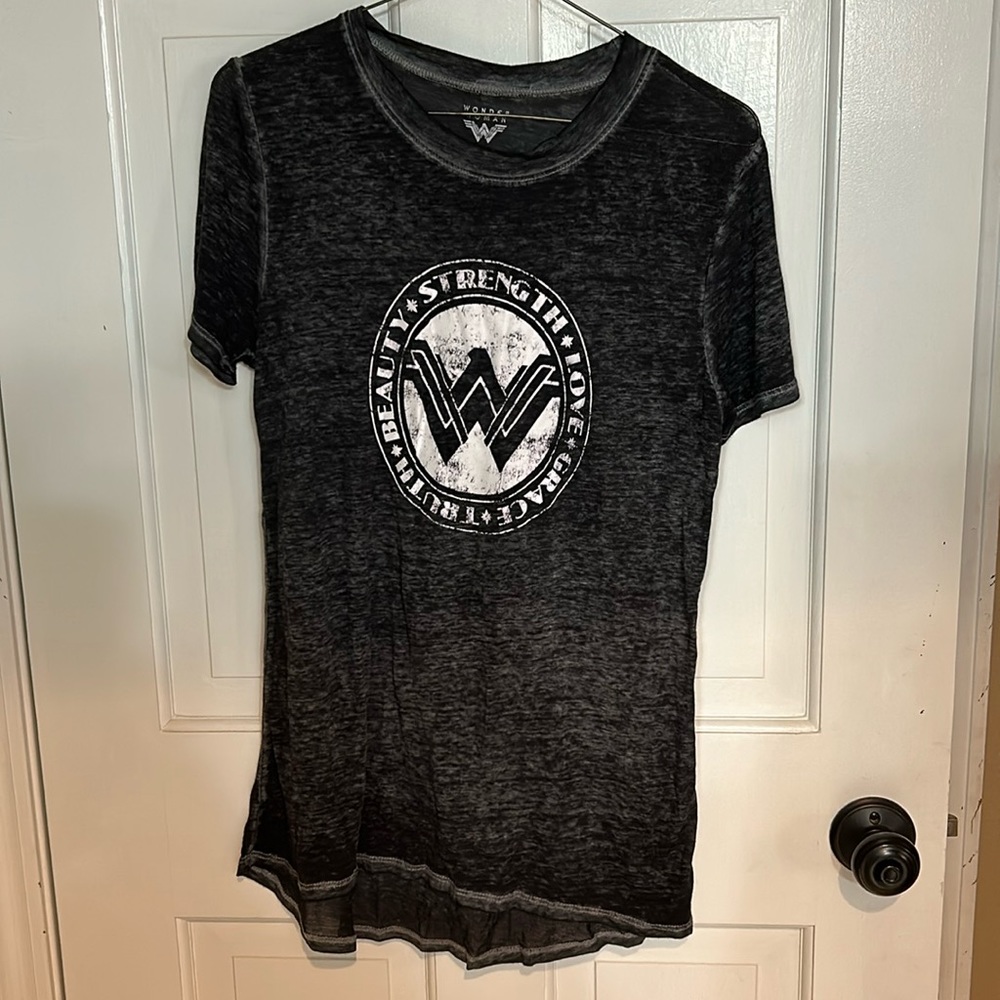 Lightweight tee never worn